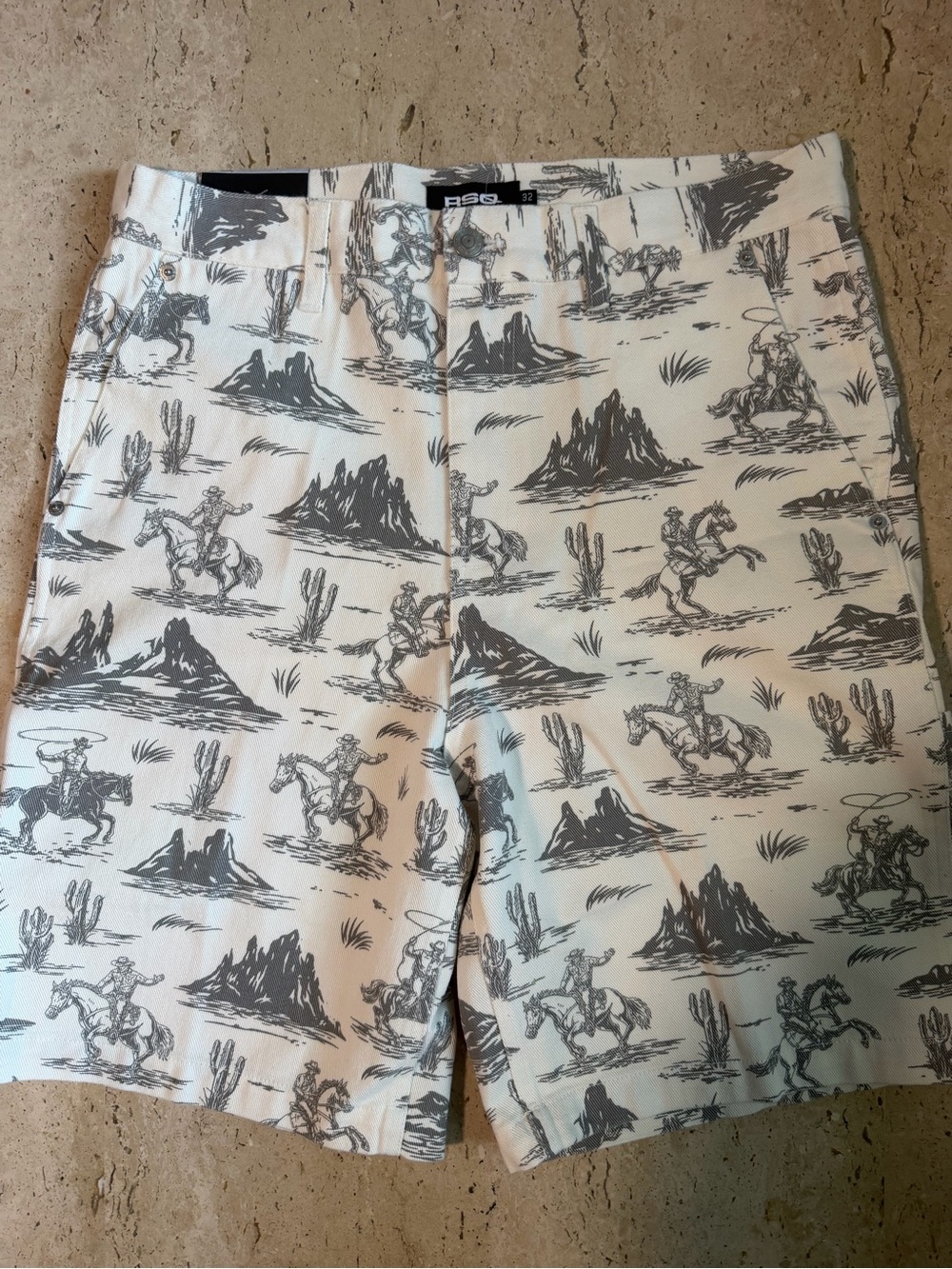 RSQ Desert Cowboys Vintage Print White and Gray Carpenter Shorts Men’s 32